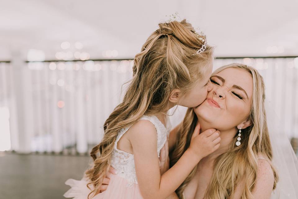 Flowergirl with bride