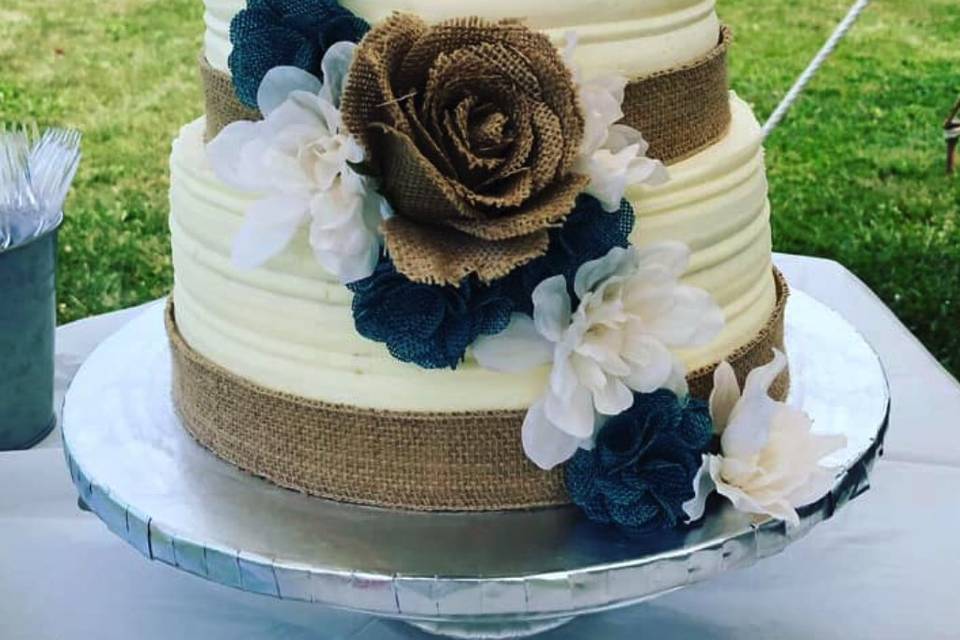 2-tier cascading floral
