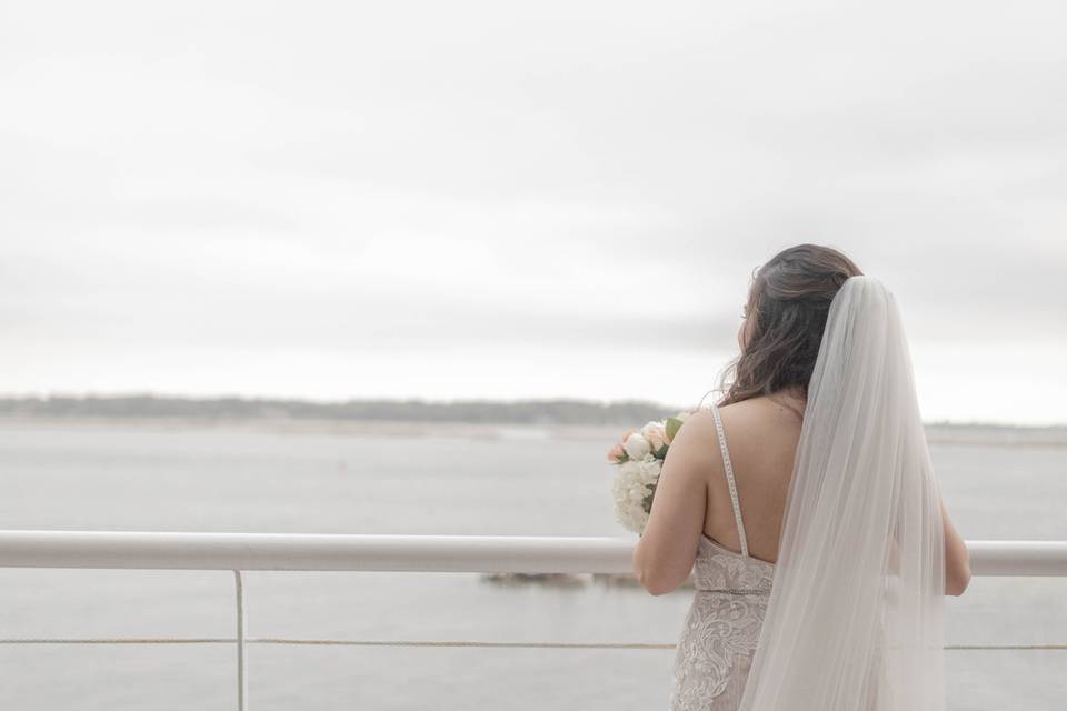 An elopement by the bay