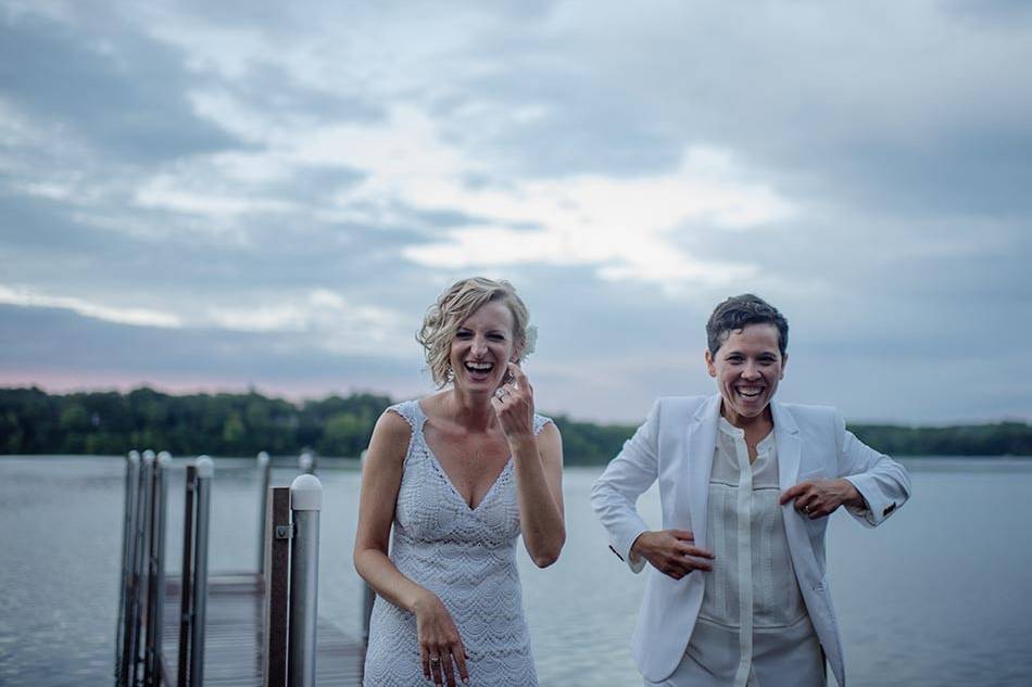 norther minnesota wedding with bride and groom on a boat