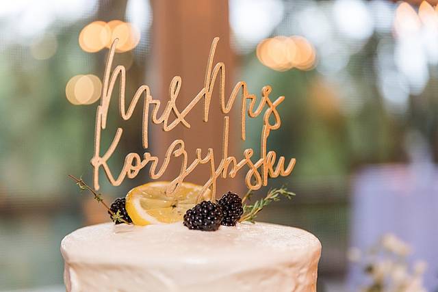 Wedding cake topper