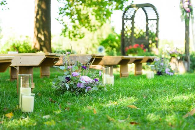 Aisle decor with candles