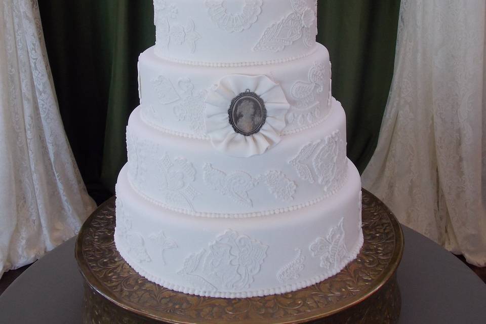White cake