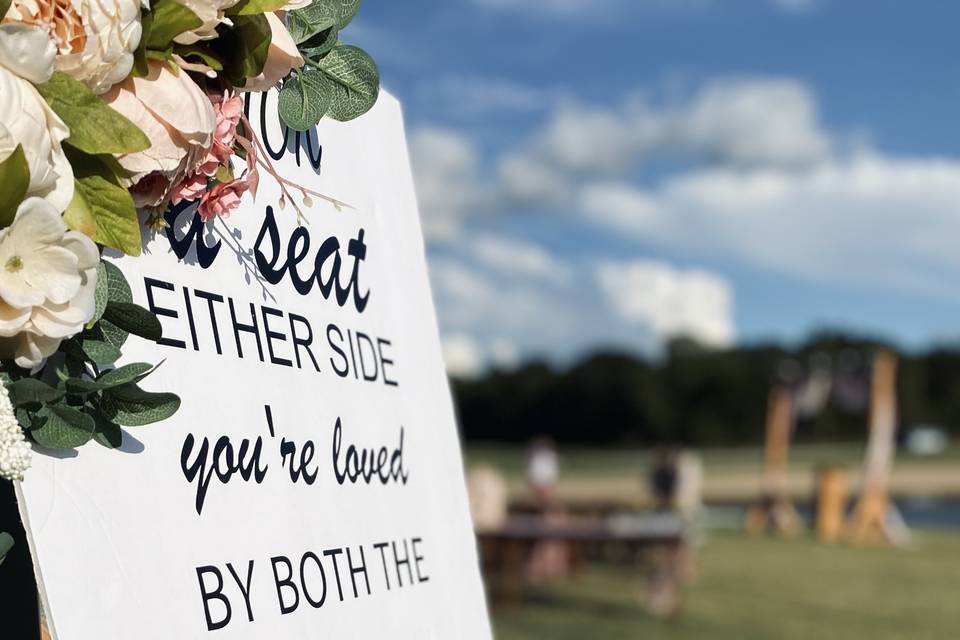 Outdoor Wedding Signs