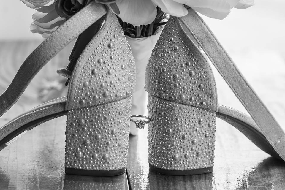 Shoe with rings