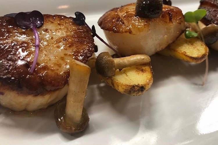 Seared scallops and wild mushroom