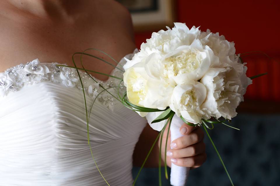 Romantic bouquet, classic bouquet, peony bouquet, white bouquet, bouquest ideas, classic bouquet