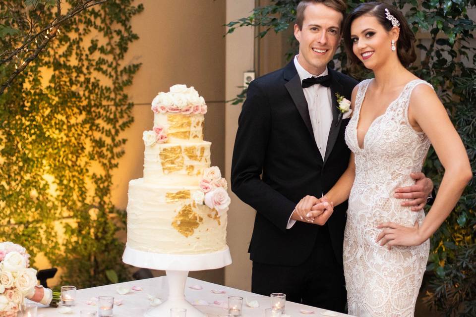 Couple with wedding cake