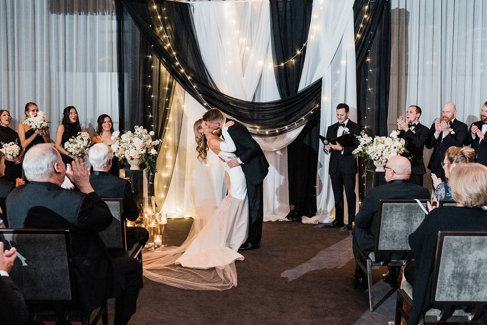 A glamorous NYE wedding