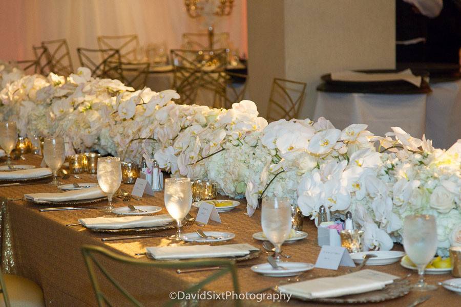 White centerpieces