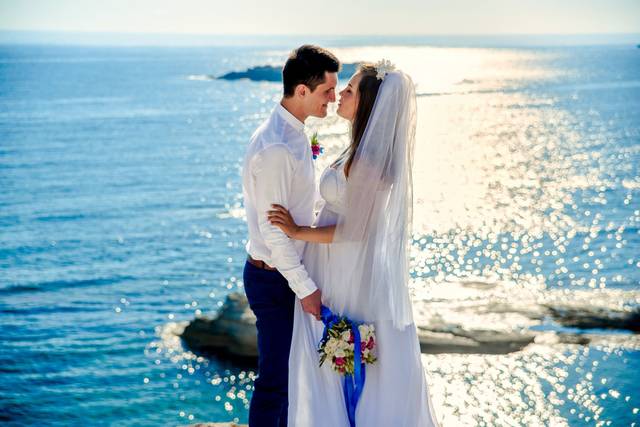 Honeymoons & Destination Weddings by Travel Leaders
