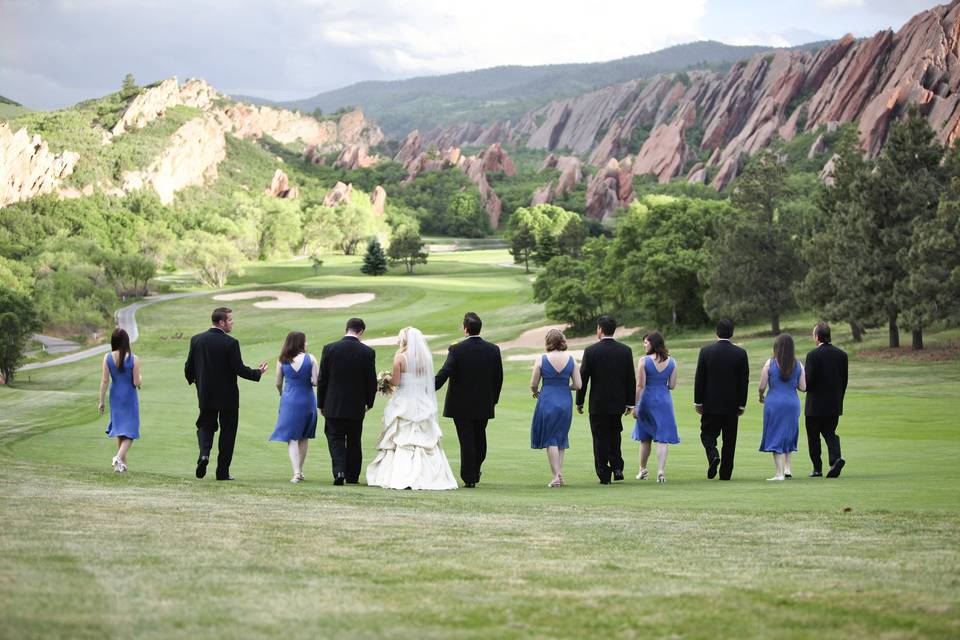 The couple with the bridesmaids and groomsmen