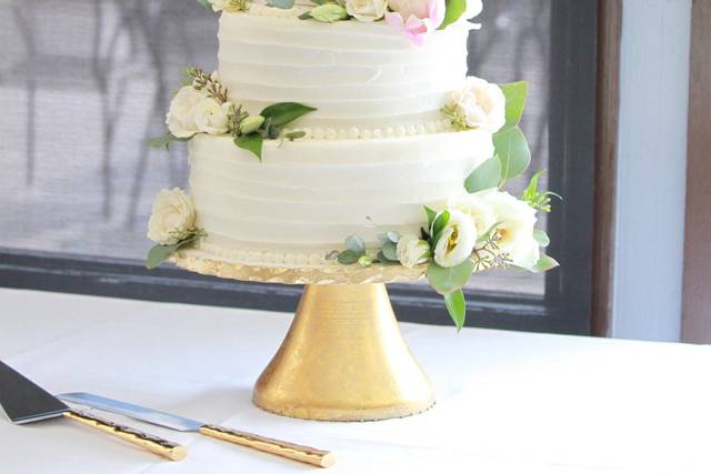 Make Up Themed Birthday Cake by White Rose Cake Design, Ca… | Flickr