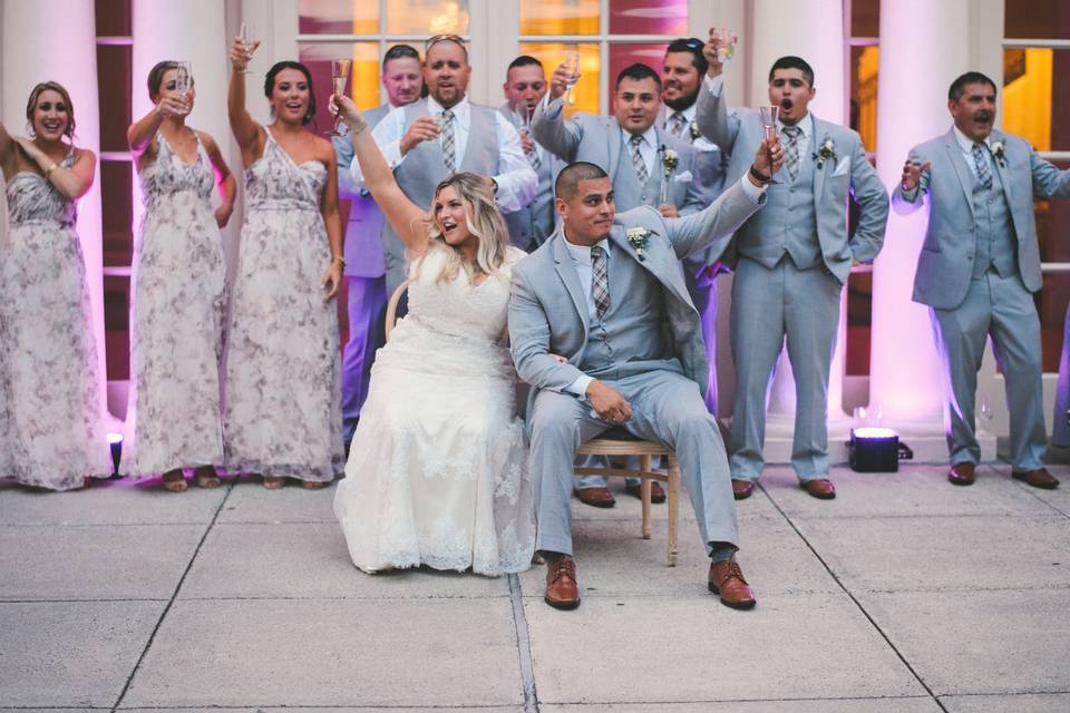 Couple with groomsmen and bridesmaids