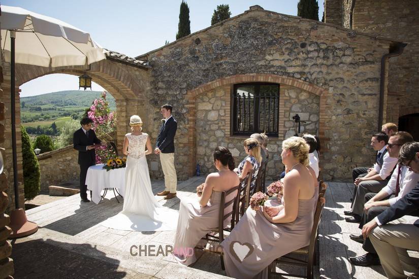 Symbolic wedding in Tuscany