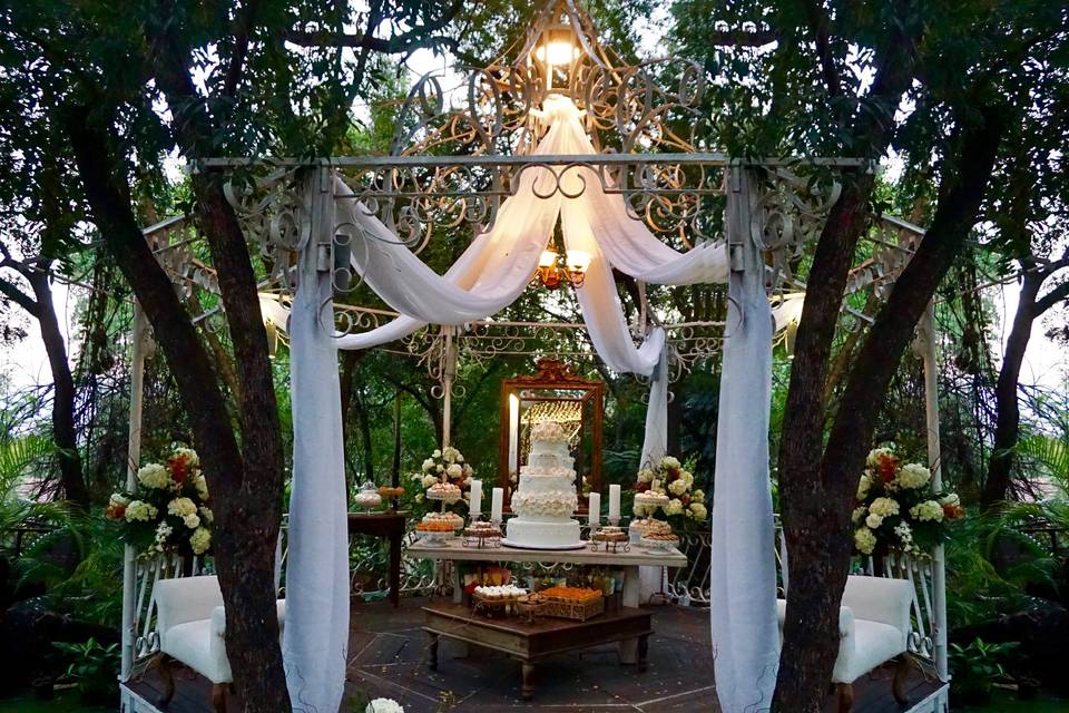 Romantic Garden Luxury
