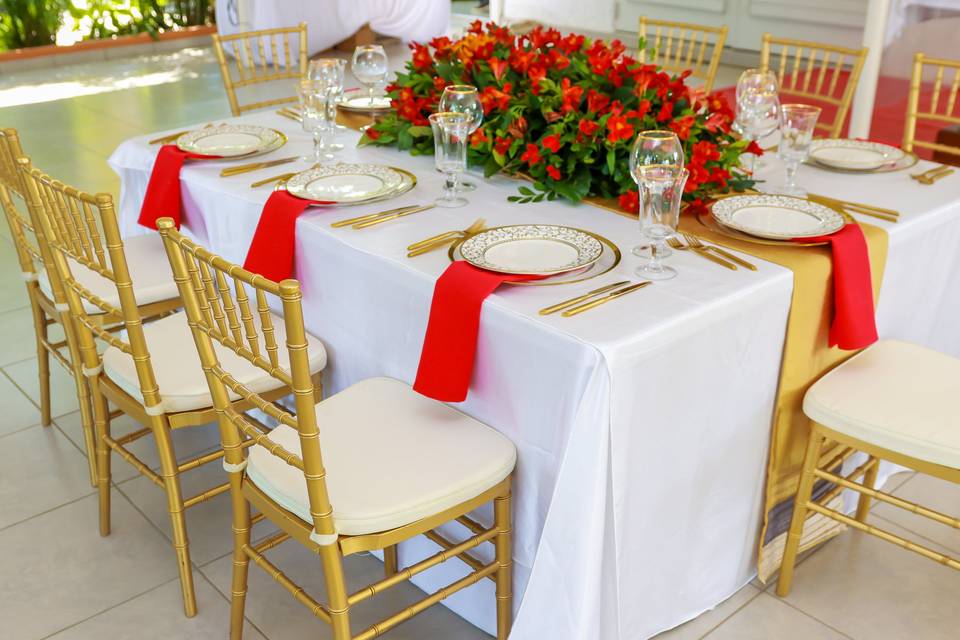 Red, Gold, White Theme