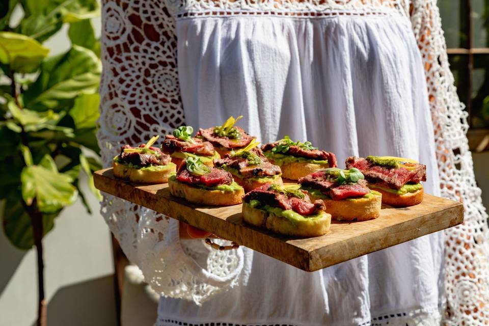 Beef medallion crostini