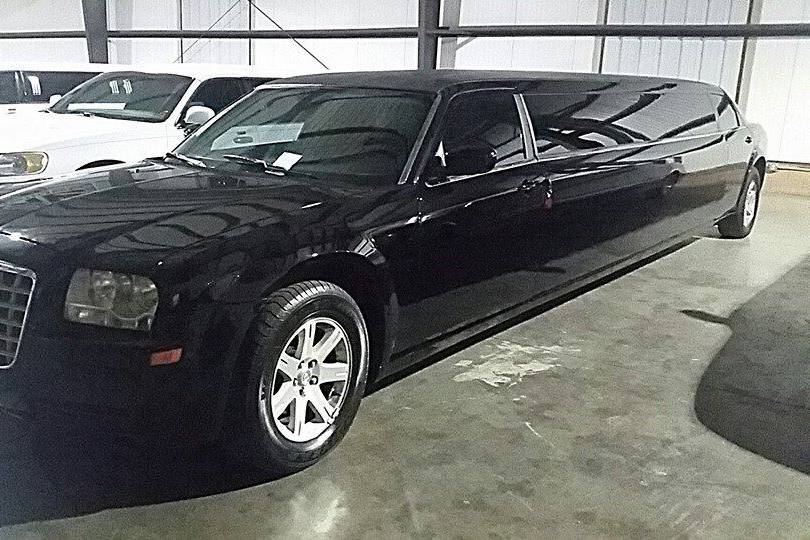 LeChic Transport & Limo Services LLC