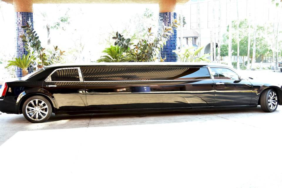 LeChic Transport & Limo Services LLC