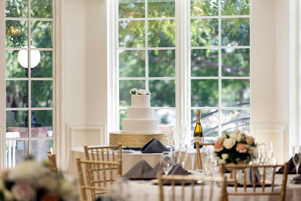 Cake table