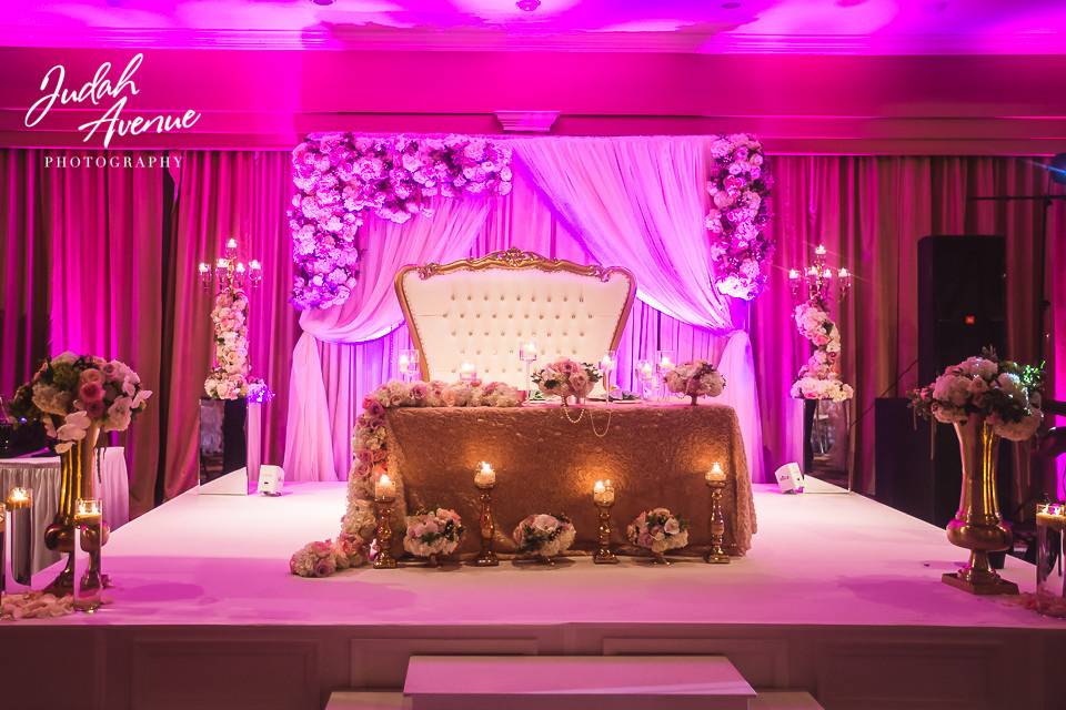 SweetHeart Table, Country Club Wedding, Uplighting