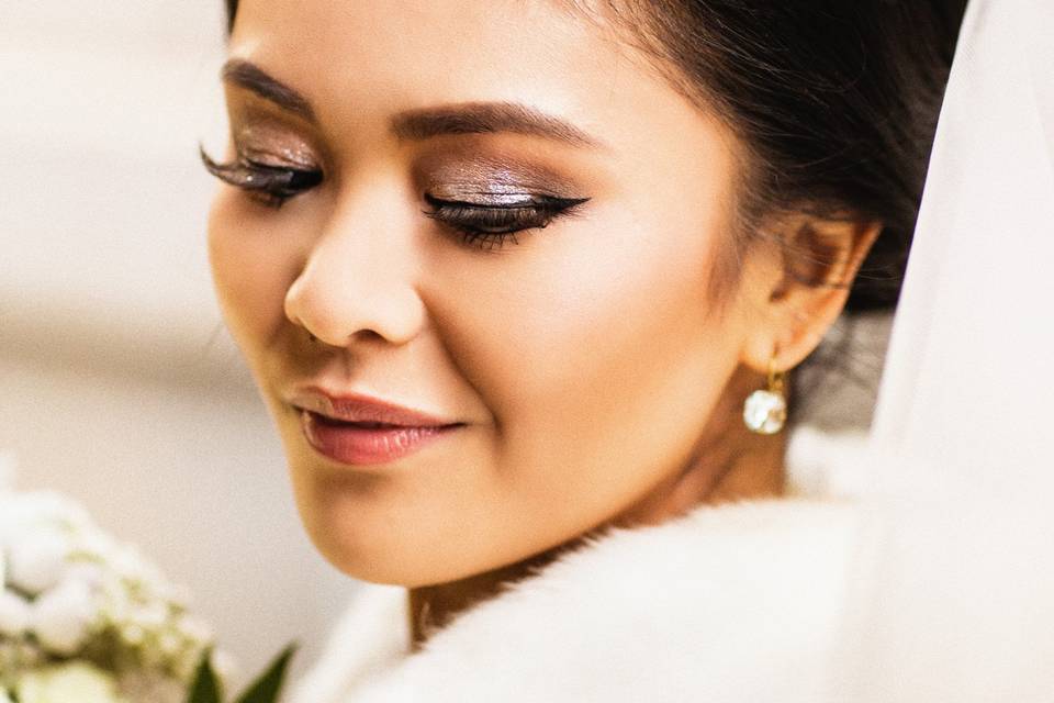 Bride walking to The Stockroom