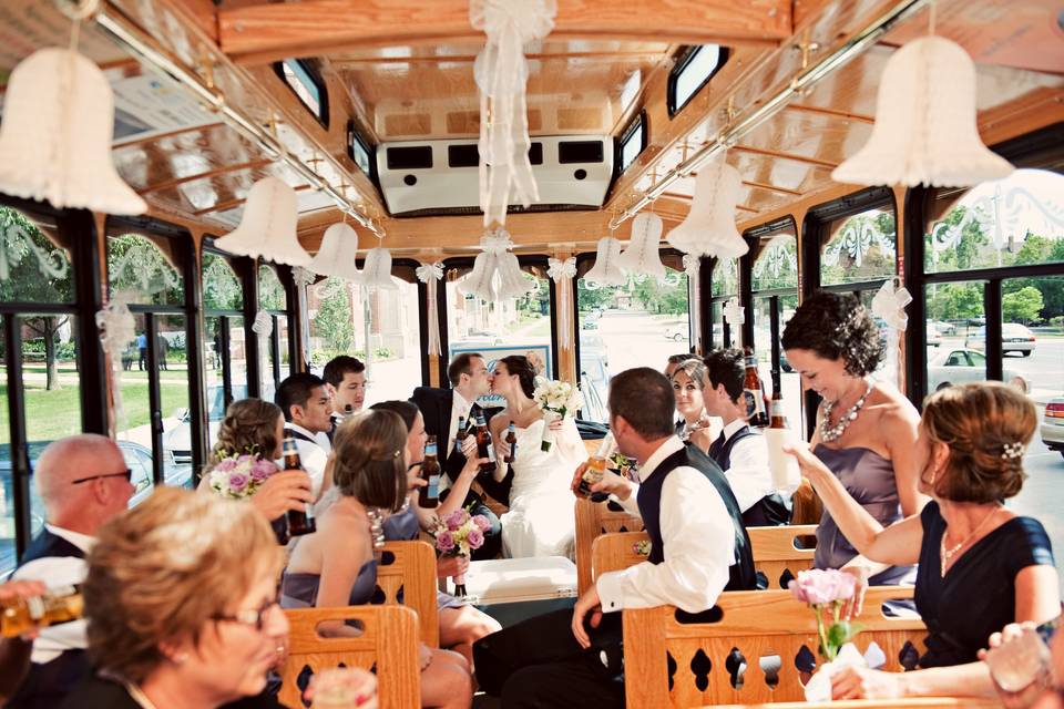 Naperville Trolley & Tours