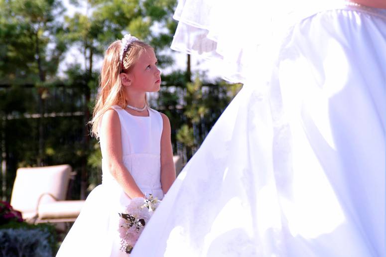 00005 Flower girl