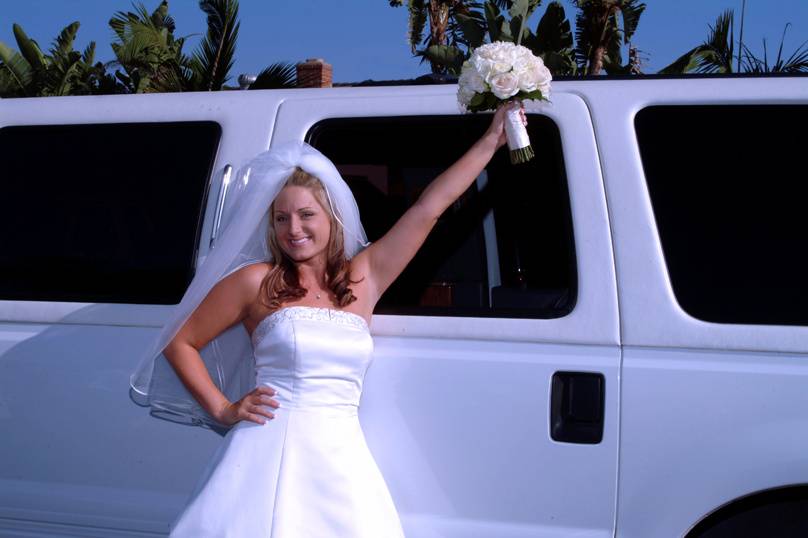 000013 Bride rejoicing!