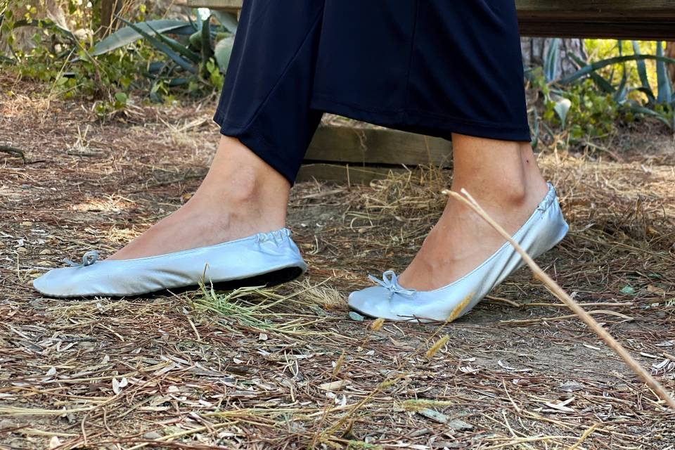 Foldable silver ballet shoes