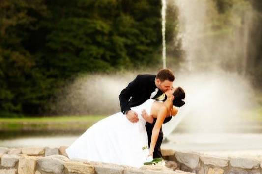 Fountain Kiss