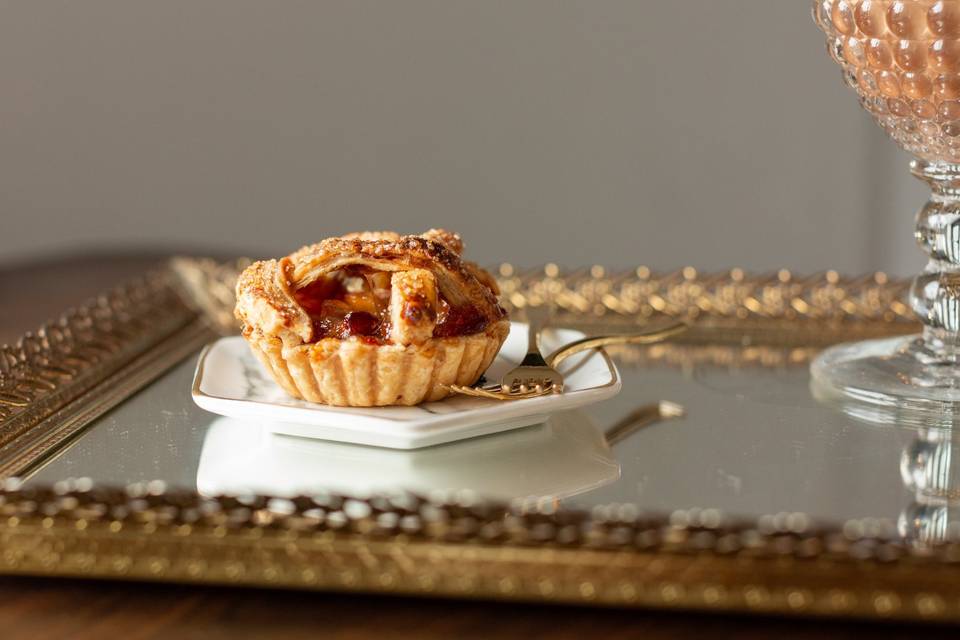 A mini apple pie