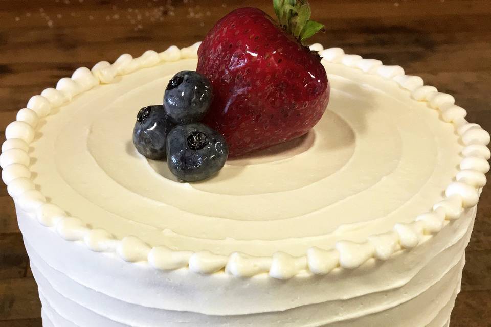 Vanilla cake with fruit filling