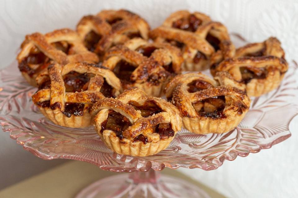 Mini apple pies