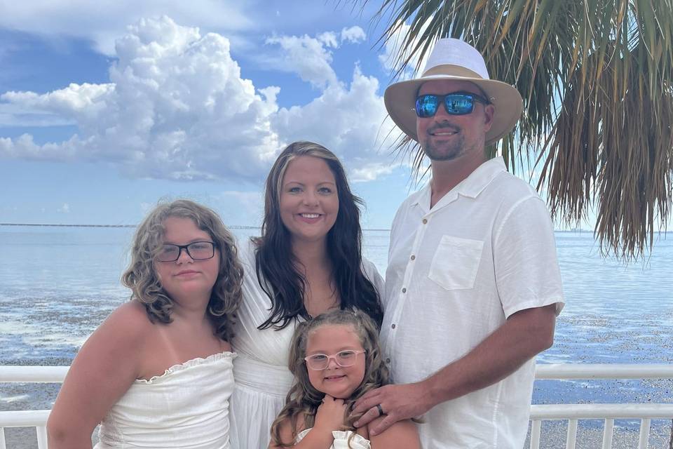The whole fam