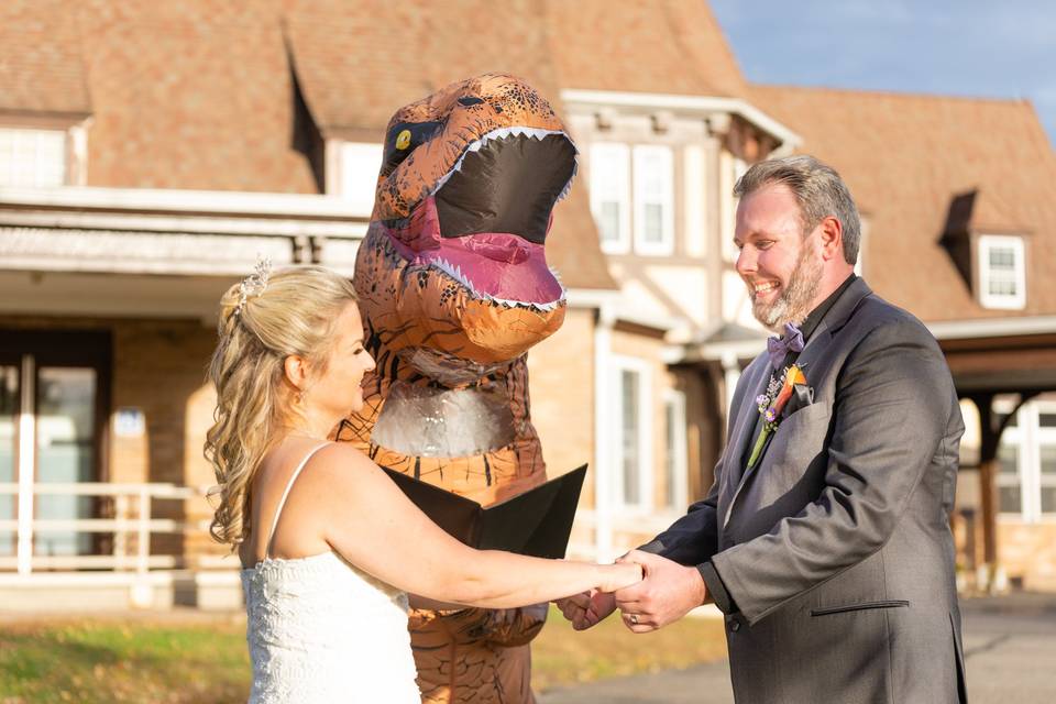 T-Rex Officiant