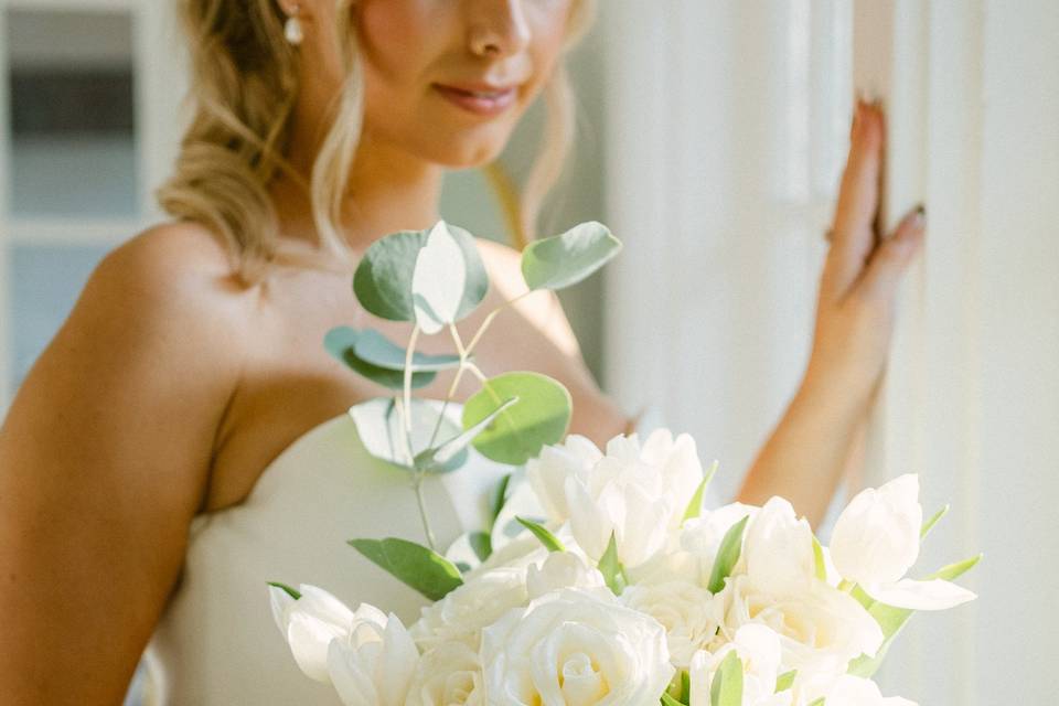 White roses, bride