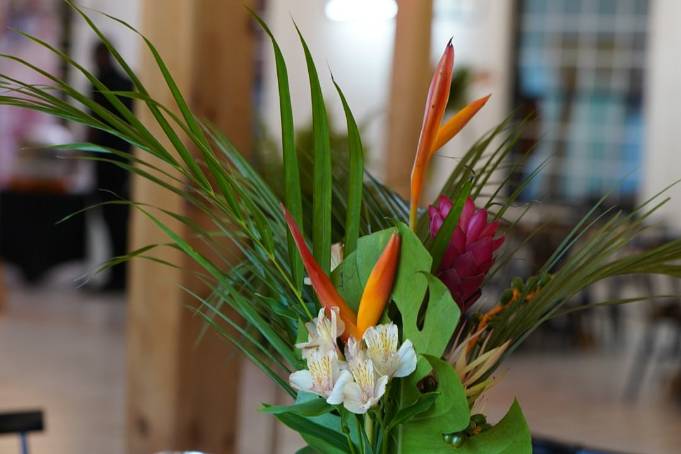 Tropical centerpiece