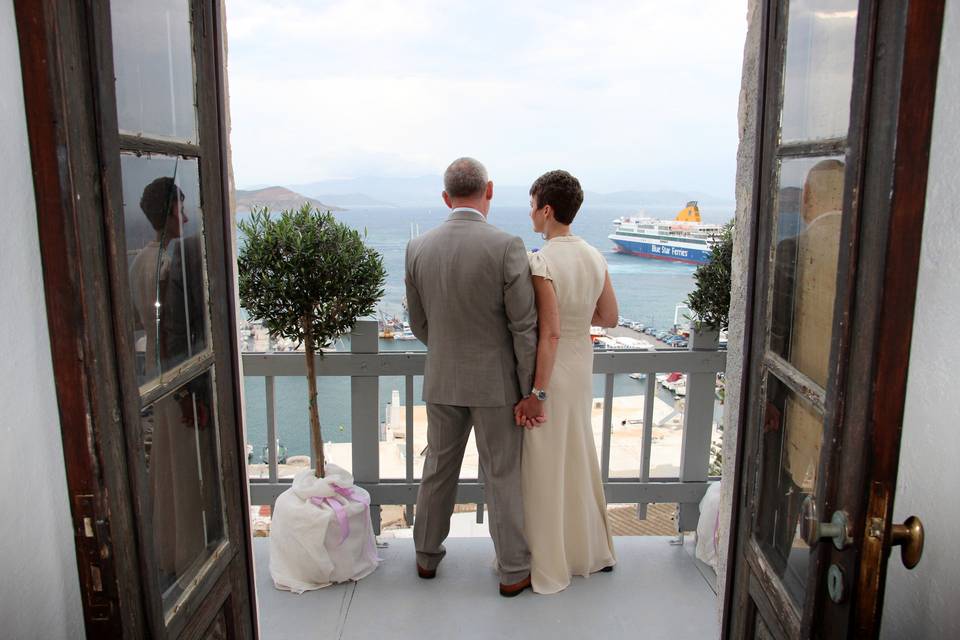 An elegant civil wedding in the ancient Venetian Castle in the Old Town of Naxos, Greece. Organized, styled and designed by Islandevents.gr. Creating beautiful weddings in Naxos.