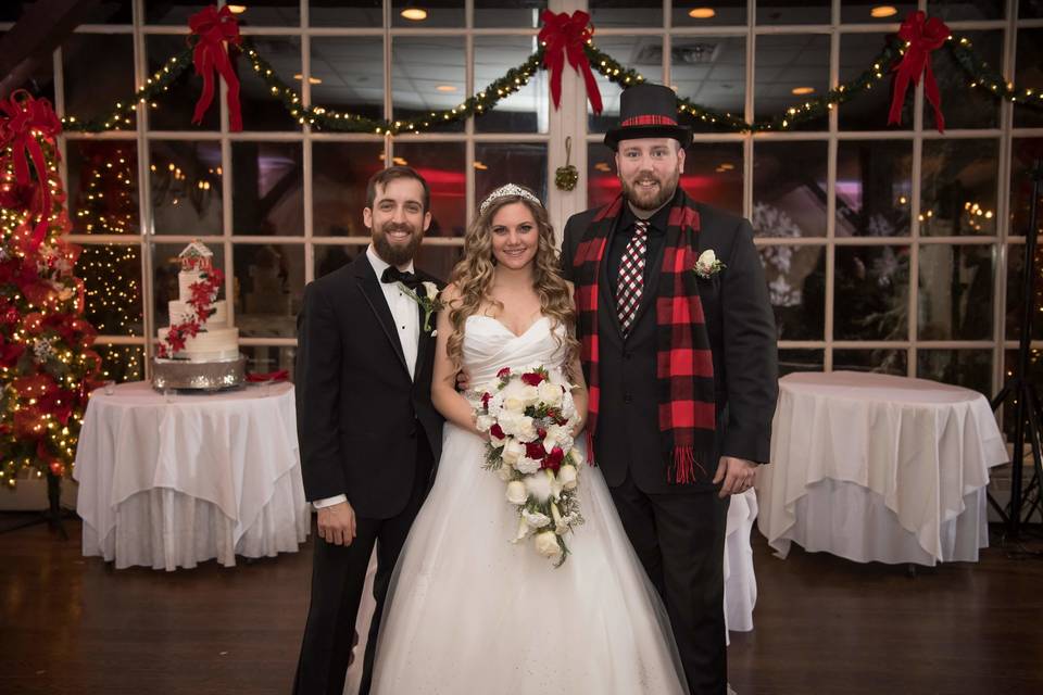 Group photo with the officiant