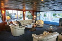 Francescas Touch of Class-Premium Yacht Charter