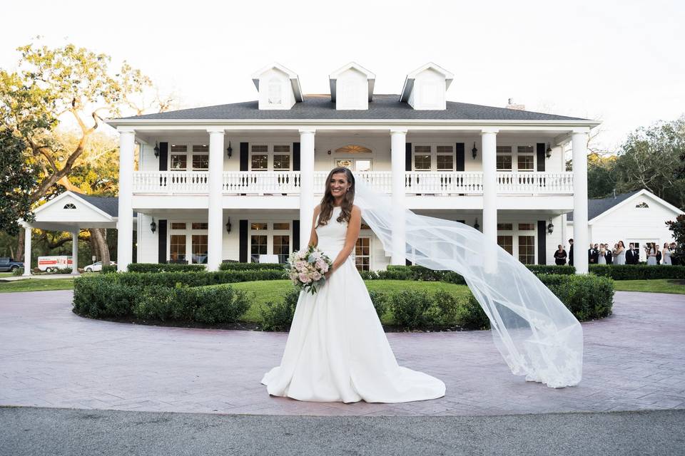 Bride + Venue Facade