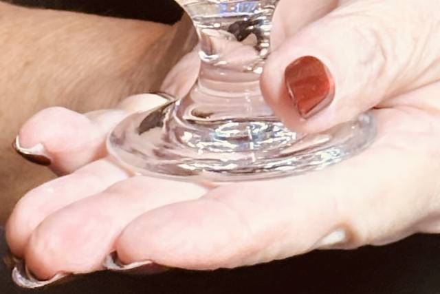 Engraving at wedding reception