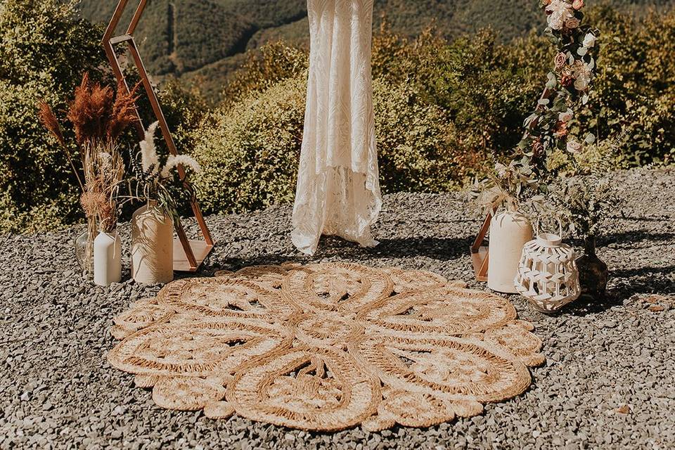 Outdoor ceremony arch