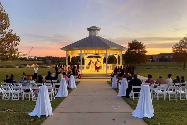 Outdoor weddings