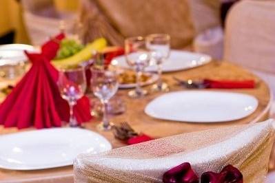 Table setting and decor