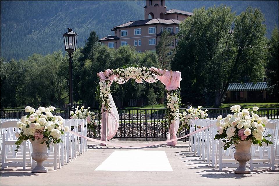 Broadmoor wedding ceremony