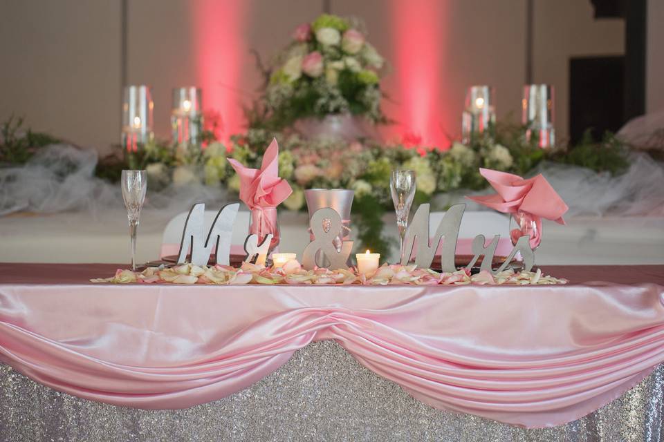 Sweetheart table