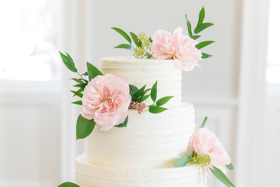 Simple buttercream cake